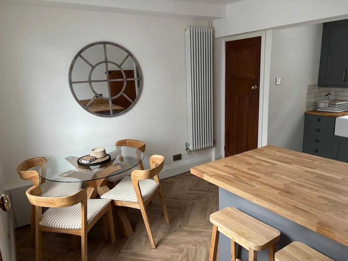The Cottage - Cosy Filey Home