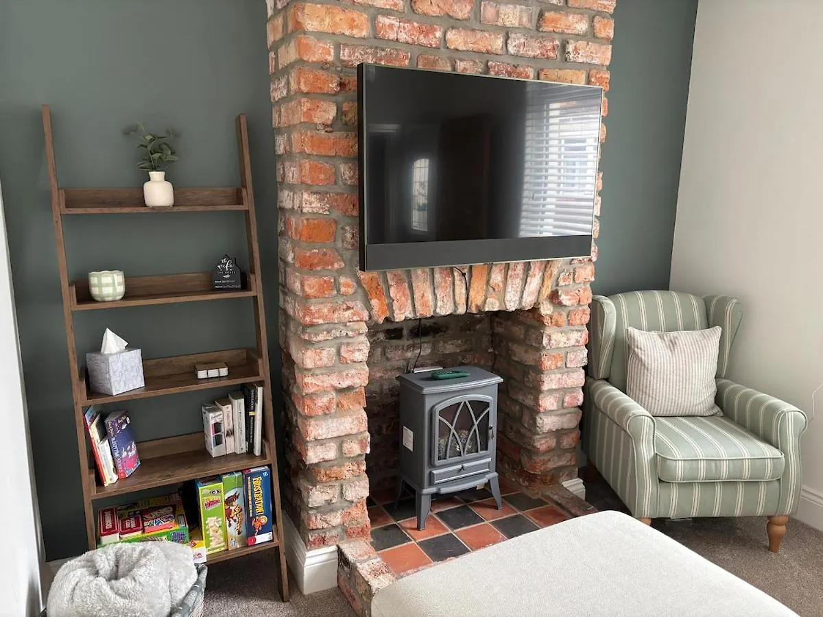 The Cottage - Cosy Filey Home